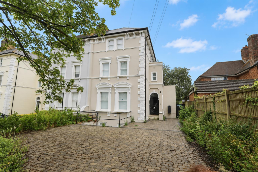 2 bed 1st Floor Flat for rent in Sevenoaks. From Cavendish - Sevenoaks