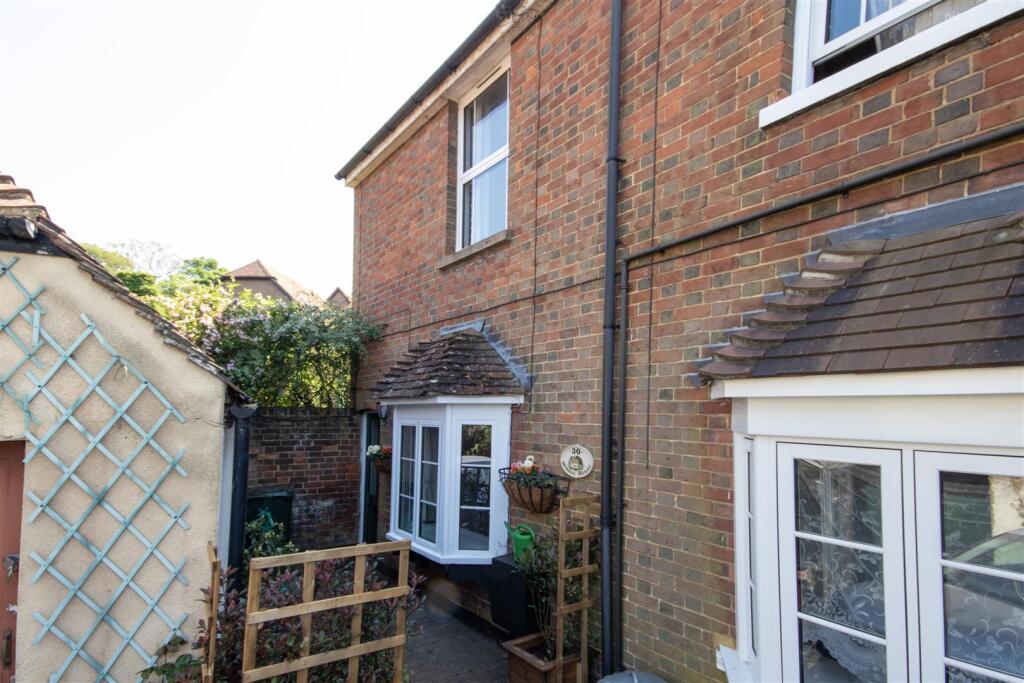 2 bed Semi Detached for rent in Sevenoaks. From Cavendish - Sevenoaks