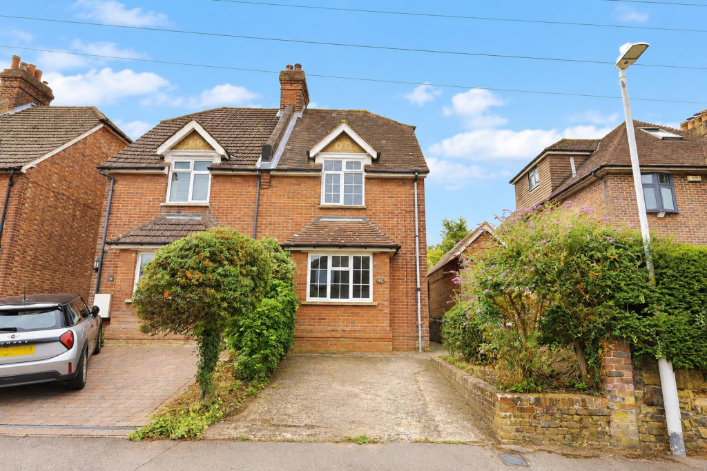 3 bed Semi Detached for rent in Sevenoaks. From Cavendish - Sevenoaks