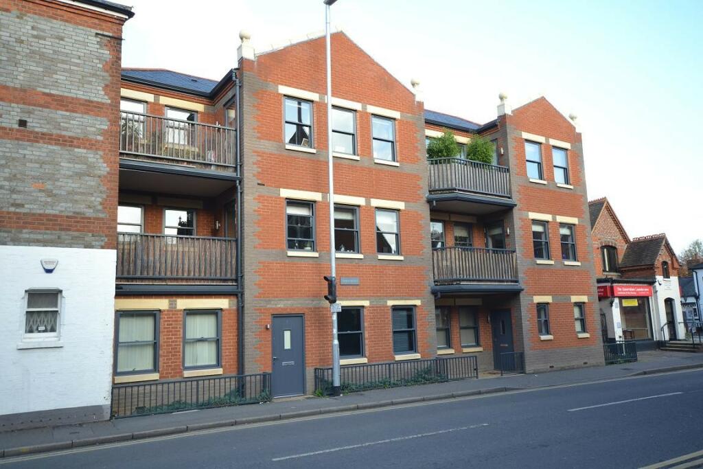 2 bed Apartment for rent in Reading. From Farmer and Dyer - Caversham