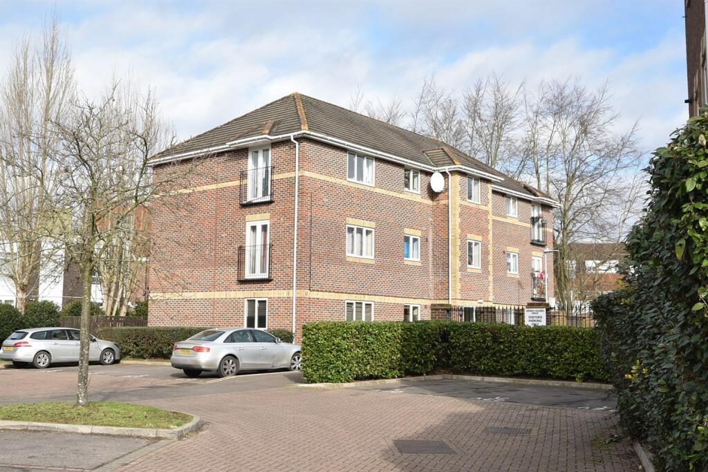 2 bed Apartment for rent in Reading. From Farmer and Dyer - Caversham