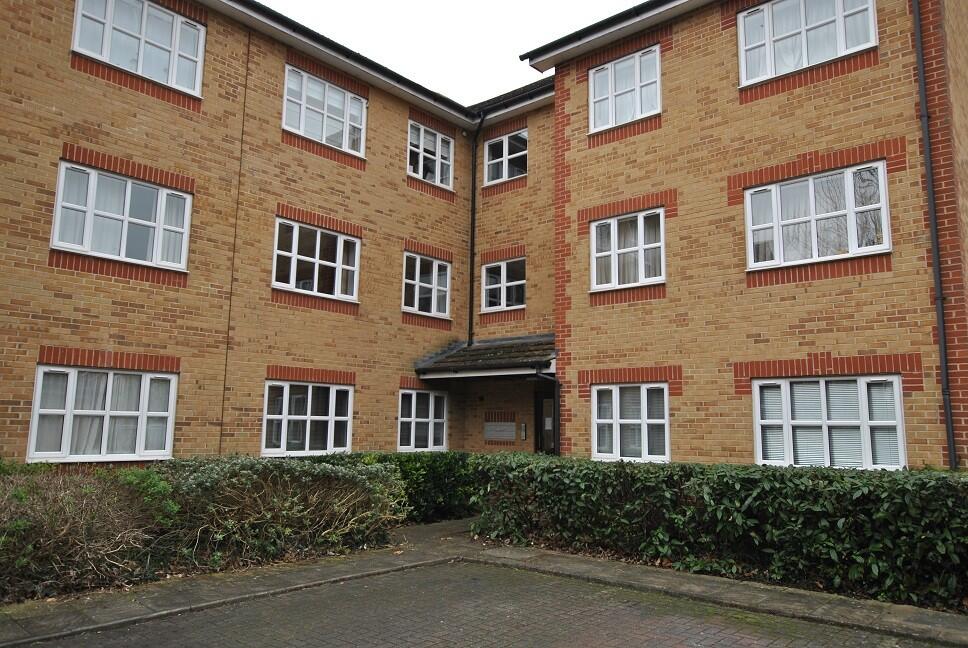 2 bed Apartment for rent in Chalkhouse Green. From Farmer & Dyer - Caversham 2 bed Apartment for rent in Chalkhouse Green. From Farmer & Dyer - Caversham