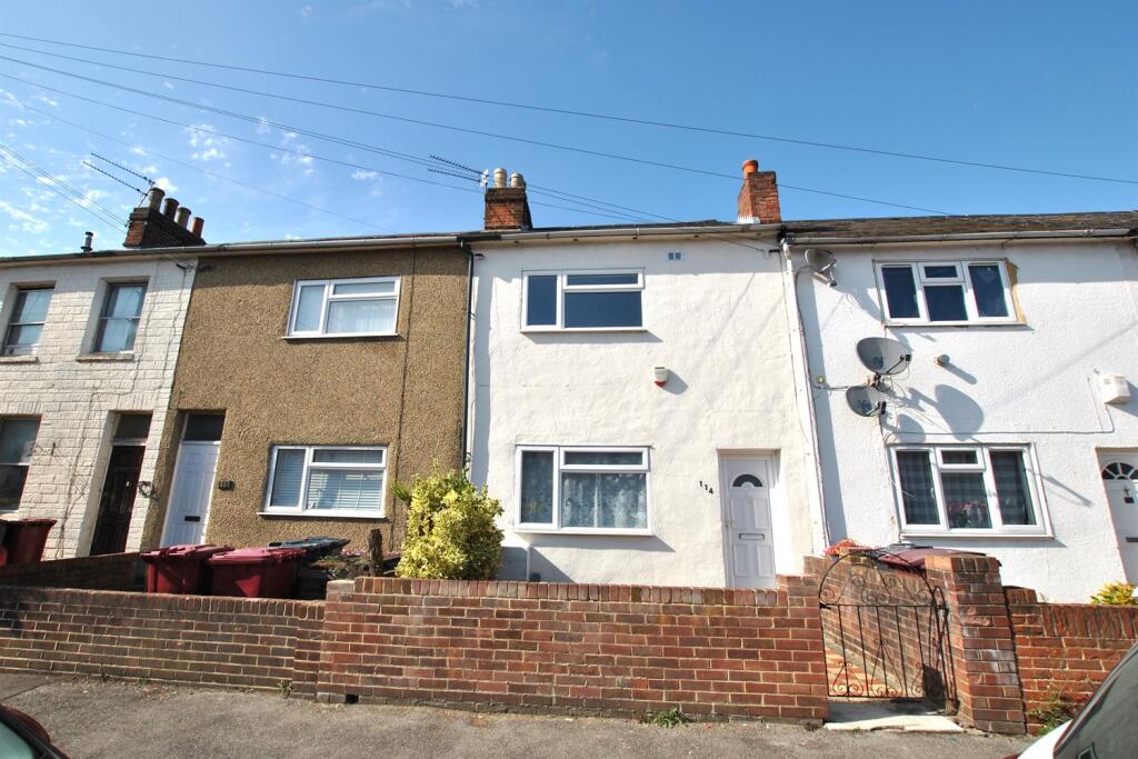 2 bed Mid Terraced House for rent in Reading. From Farmer & Dyer - Caversham