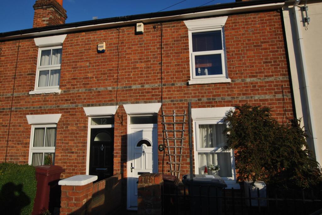 2 bed Mid Terraced House for rent in Reading. From Farmer & Dyer - Caversham 2 bed Mid Terraced House for rent in Reading. From Farmer & Dyer - Caversham