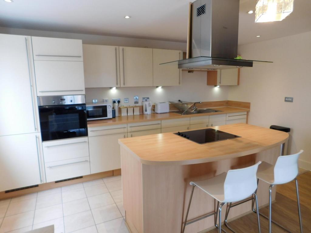 2 bed Apartment for rent in Portsmouth. From Leaders Ltd