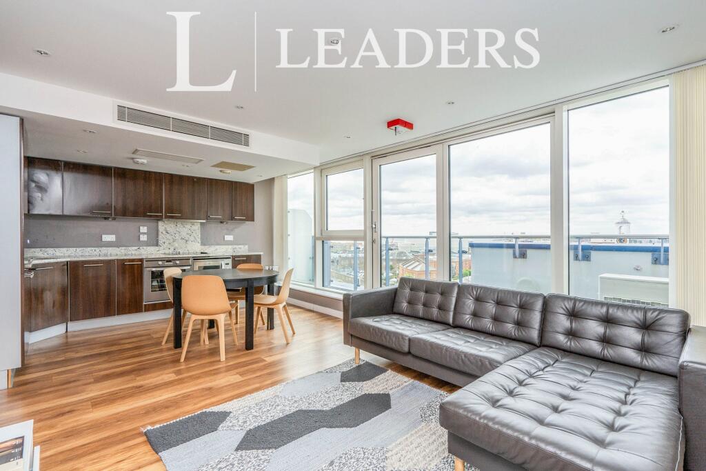 2 bed 1st Floor Flat for rent in Portsmouth. From Leaders Waterside Properties Sales - Gunwharf Quays