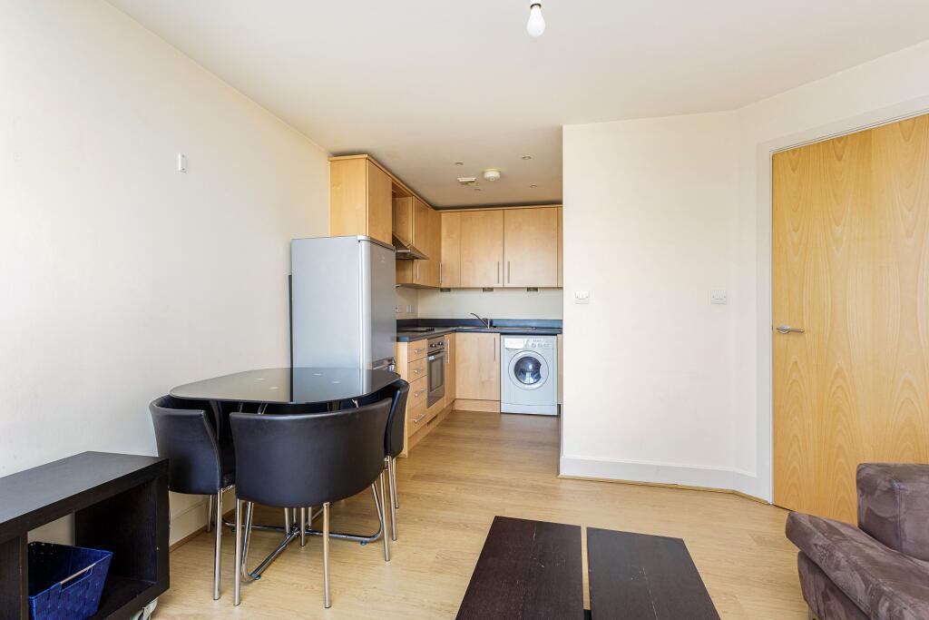 1 bed 1st Floor Flat for rent in Portsmouth. From Leaders Waterside Properties Sales - Gunwharf Quays