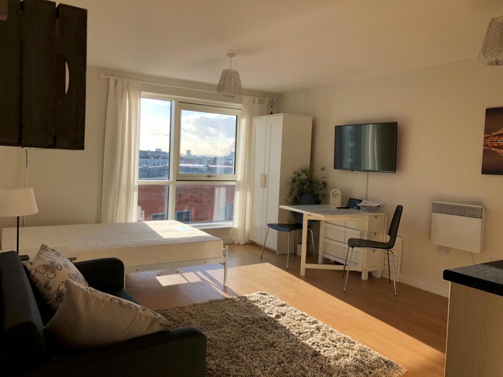 4 bed Studio for rent in Portsmouth. From Leaders Waterside Properties Sales - Gunwharf Quays