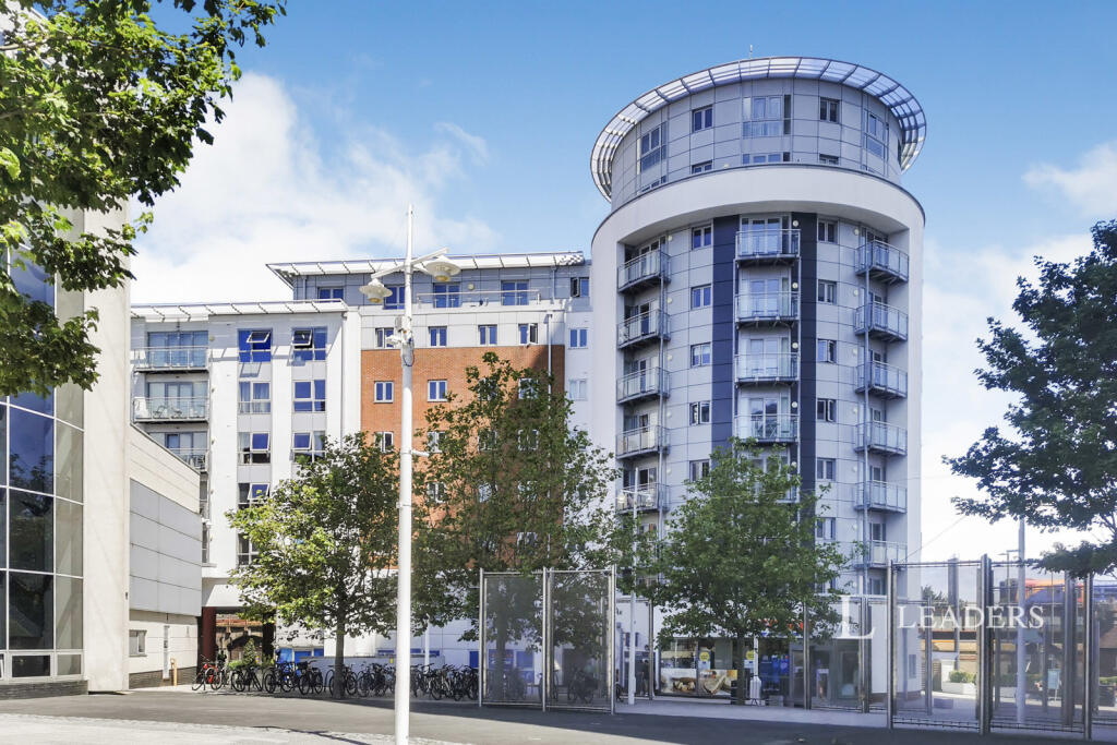 1 bed 1st Floor Flat for rent in Portsmouth. From Leaders Waterside Properties Sales - Gunwharf Quays
