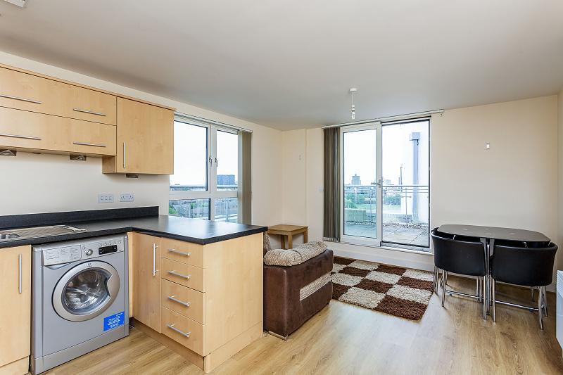 1 bed 1st Floor Flat for rent in Portsmouth. From Leaders Waterside Properties Sales - Gunwharf Quays