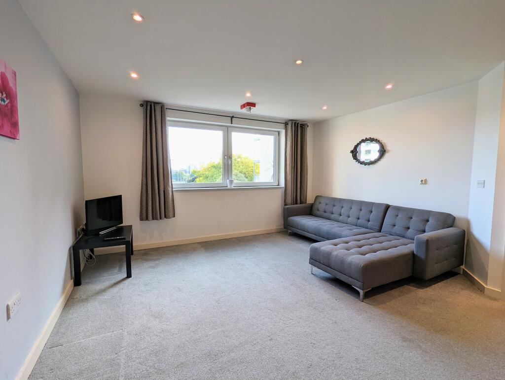 1 bed 1st Floor Flat for rent in Portsmouth. From Leaders Waterside Properties Sales - Gunwharf Quays