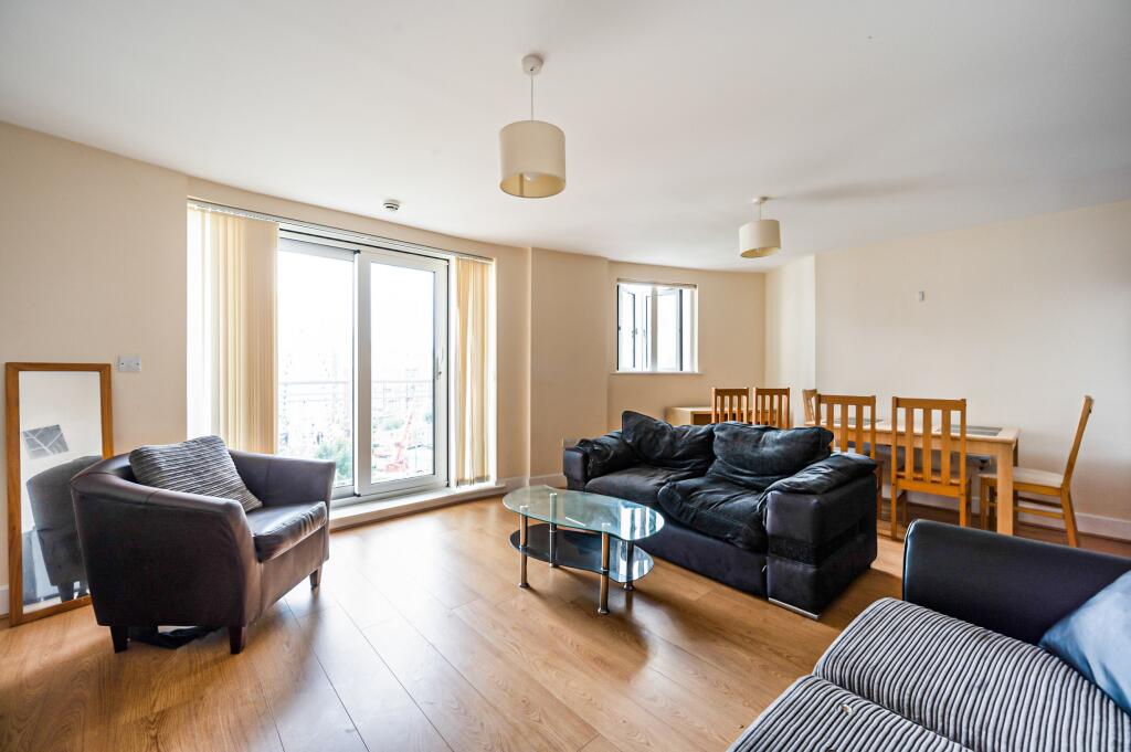 2 bed 1st Floor Flat for rent in Portsmouth. From Leaders Waterside Properties Sales - Gunwharf Quays