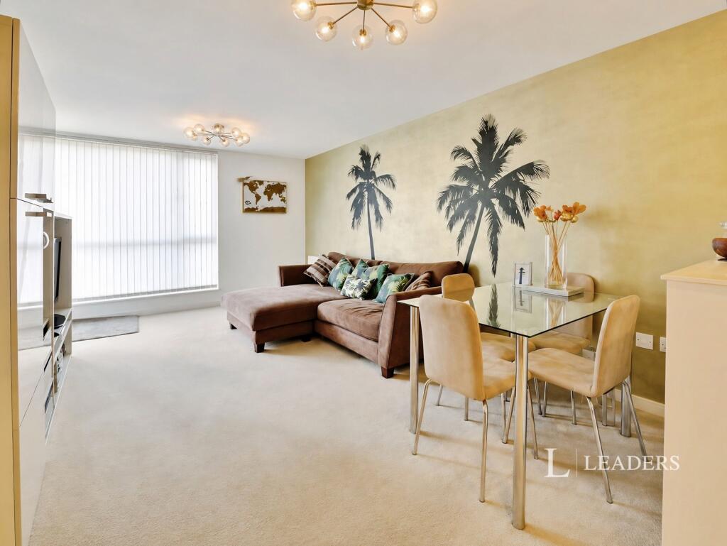 1 bed 1st Floor Flat for rent in Portsmouth. From Leaders Waterside Properties Sales - Gunwharf Quays 1 bed 1st Floor Flat for rent in Portsmouth. From Leaders Waterside Properties Sales - Gunwharf Quays