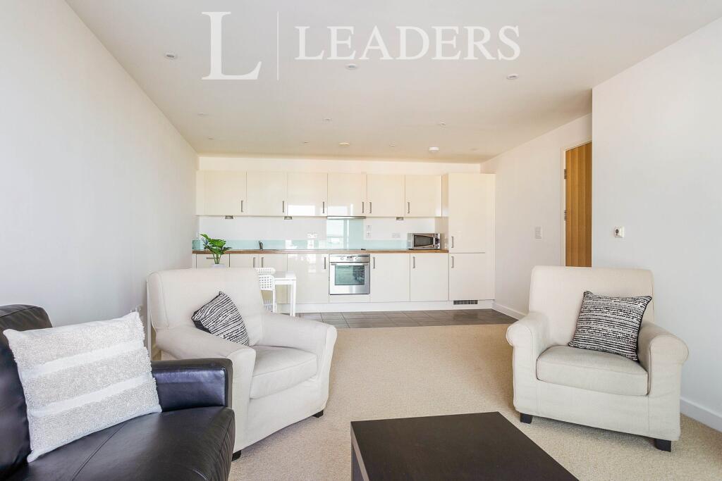2 bed 1st Floor Flat for rent in Portsmouth. From Leaders Waterside Properties Sales - Gunwharf Quays 2 bed 1st Floor Flat for rent in Portsmouth. From Leaders Waterside Properties Sales - Gunwharf Quays