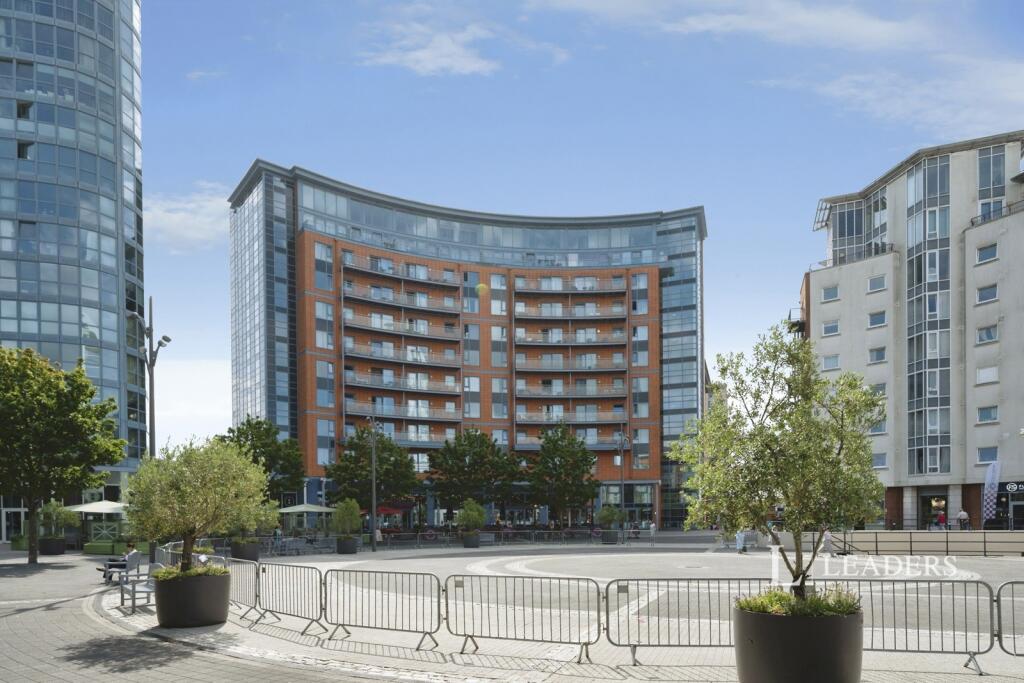 2 bed 1st Floor Flat for rent in Portsmouth. From Leaders Waterside Properties Sales - Gunwharf Quays 2 bed 1st Floor Flat for rent in Portsmouth. From Leaders Waterside Properties Sales - Gunwharf Quays