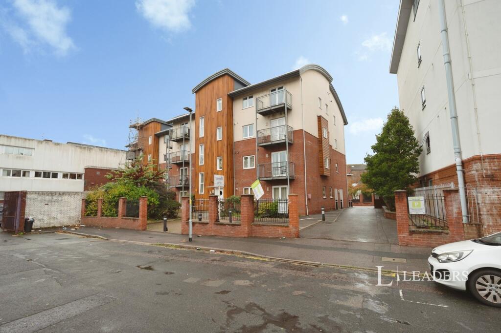 1 bed 1st Floor Flat for rent in Portsmouth. From Leaders Waterside Properties Sales - Gunwharf Quays