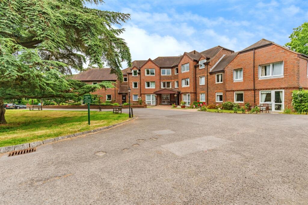 1 bed Apartment for rent in Haslemere. From Davis Homes - Essex & London 1 bed Apartment for rent in Haslemere. From Davis Homes - Essex & London