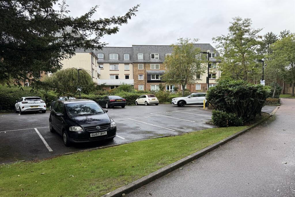 1 bed 1st Floor Flat for rent in Horsham. From Davis Homes - Essex & London 1 bed 1st Floor Flat for rent in Horsham. From Davis Homes - Essex & London