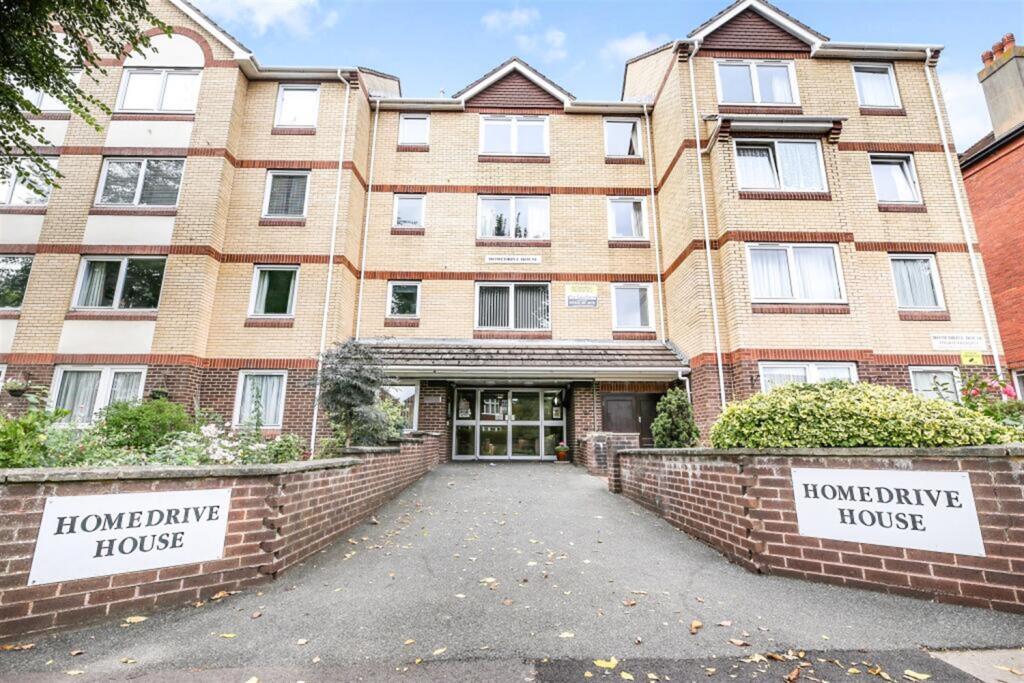 1 bed 1st Floor Flat for rent in Brighton and Hove. From Davis Homes - Essex & London 1 bed 1st Floor Flat for rent in Brighton and Hove. From Davis Homes - Essex & London