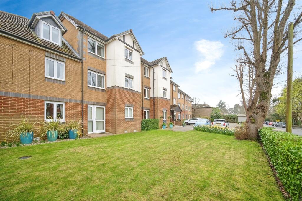 1 bed House (unspecified) for rent in Camberley. From Davis Homes - Essex & London