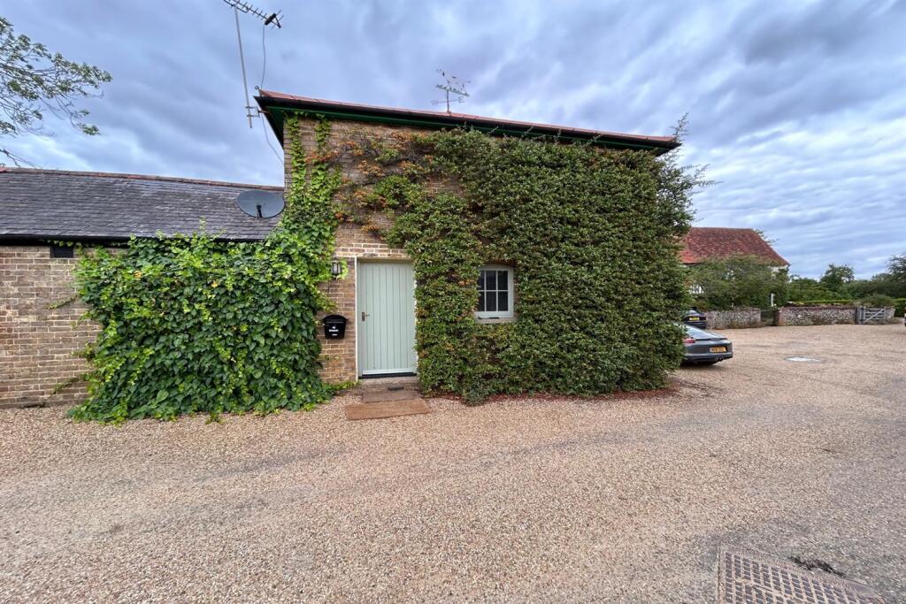 1 bed Barn Conversion for rent in Moreton. From Davis Homes - Essex & London