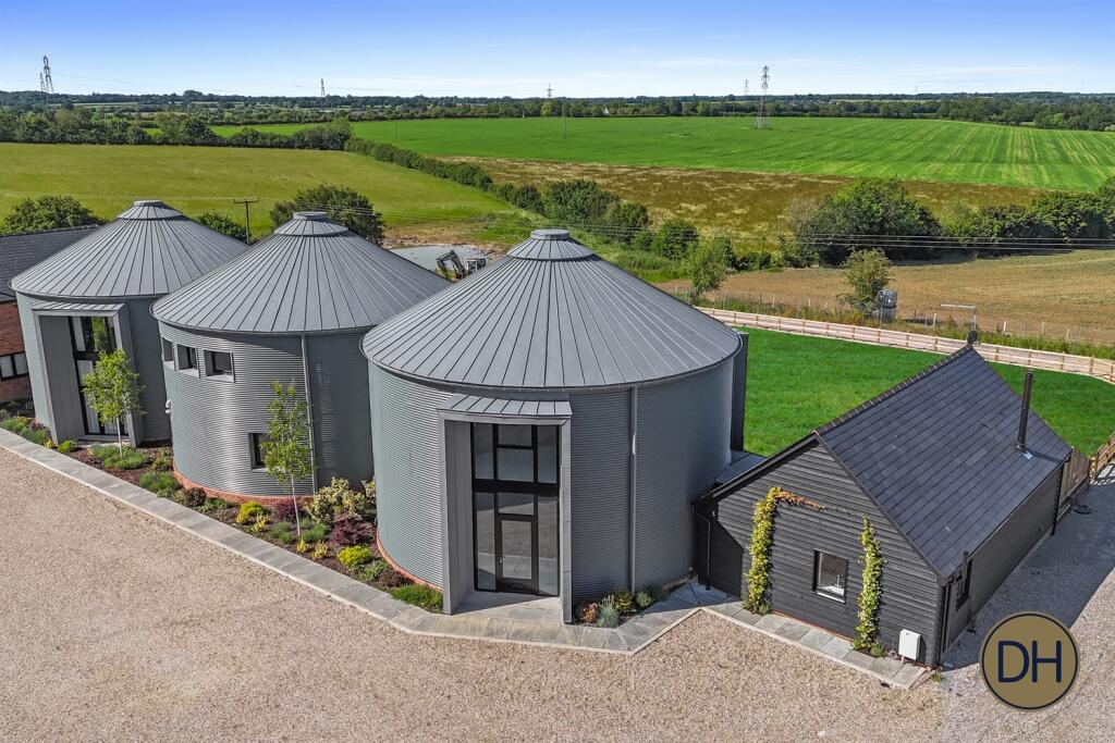 4 bed Detached for rent in Thaxted. From Davis Homes - Essex & London