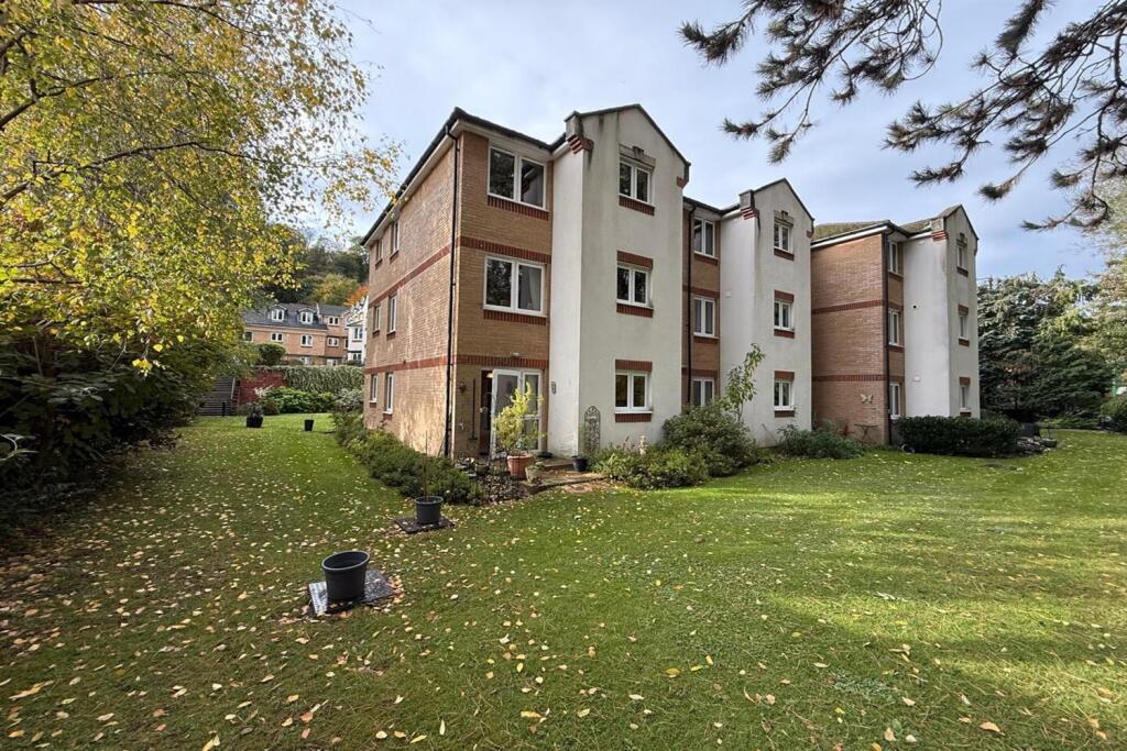 1 bed House (unspecified) for rent in Caterham. From Davis Homes - Essex & London 1 bed House (unspecified) for rent in Caterham. From Davis Homes - Essex & London