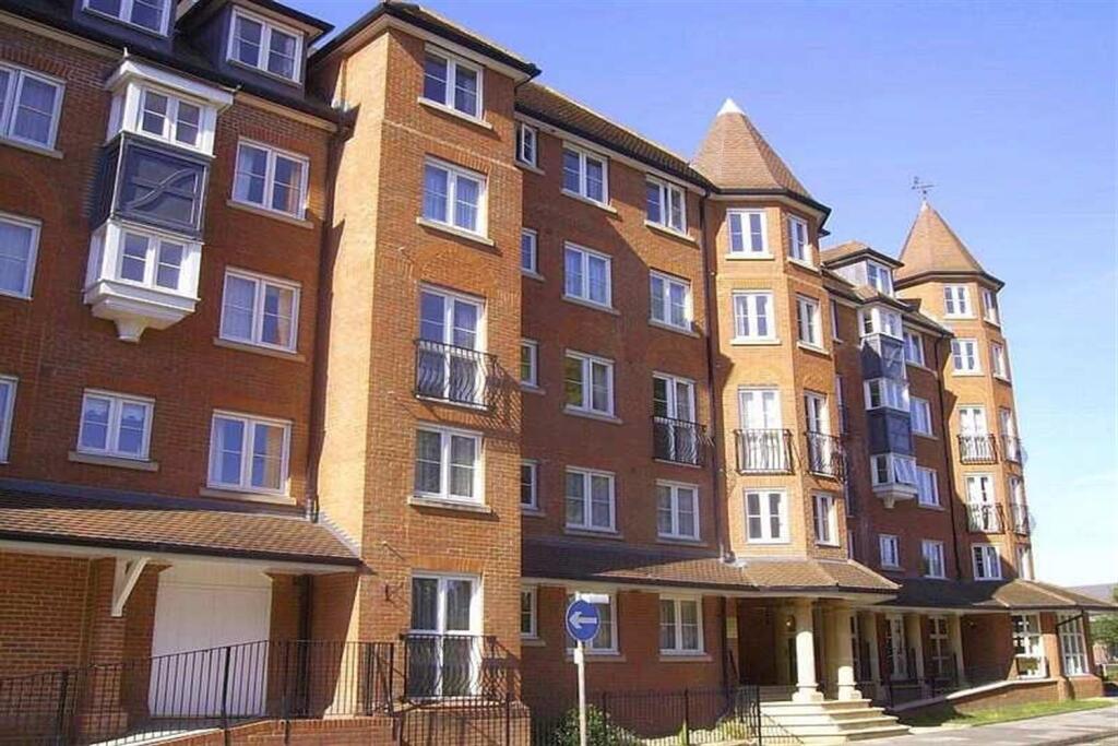 1 bed 1st Floor Flat for rent in Gloucester. From Davis Homes - Essex & London