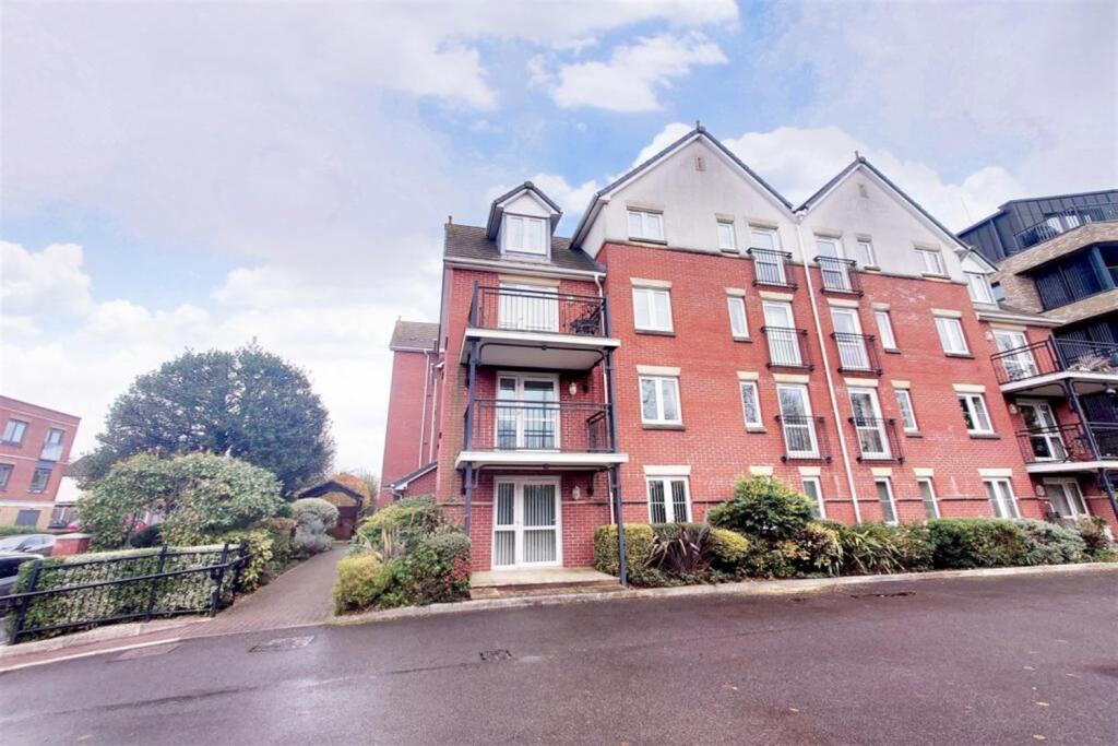 1 bed House (unspecified) for rent in Eastleigh. From Davis Homes - Essex & London