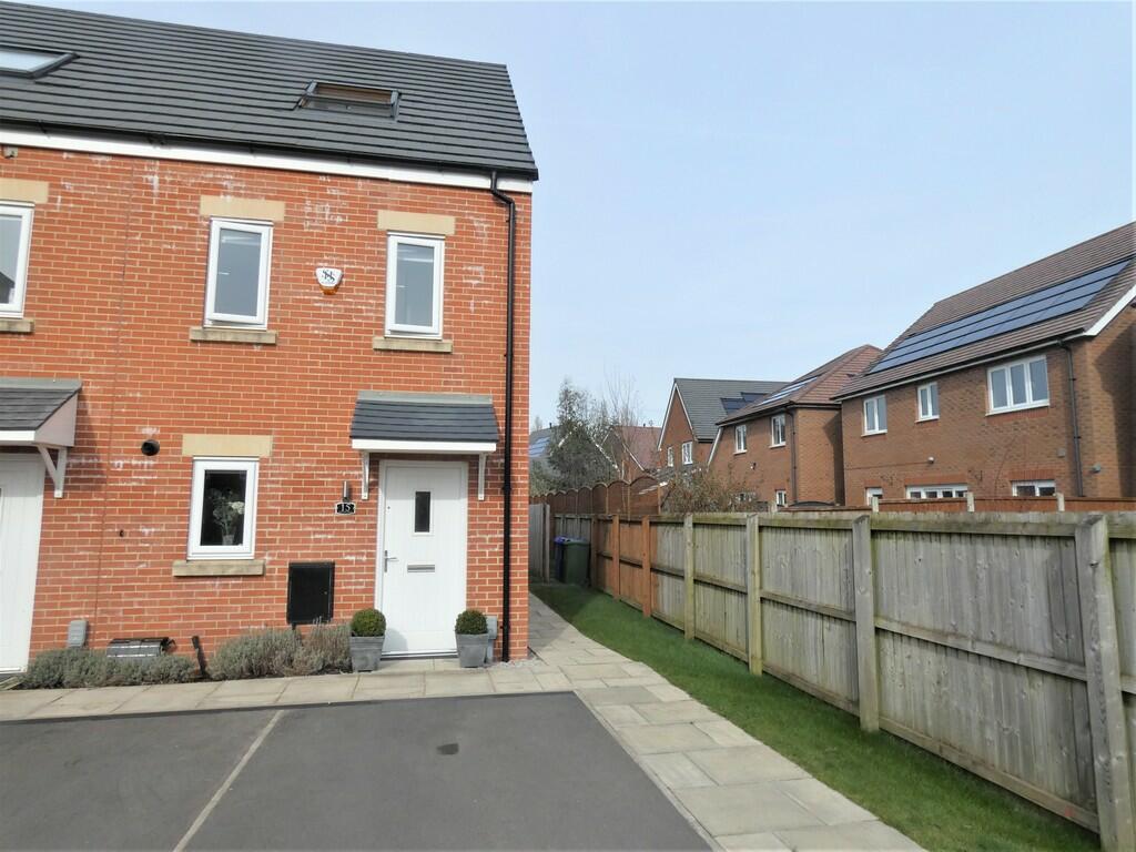 3 bed Town House for rent in Euxton. From Easy Home Lets & Sales - Coppull 3 bed Town House for rent in Euxton. From Easy Home Lets & Sales - Coppull