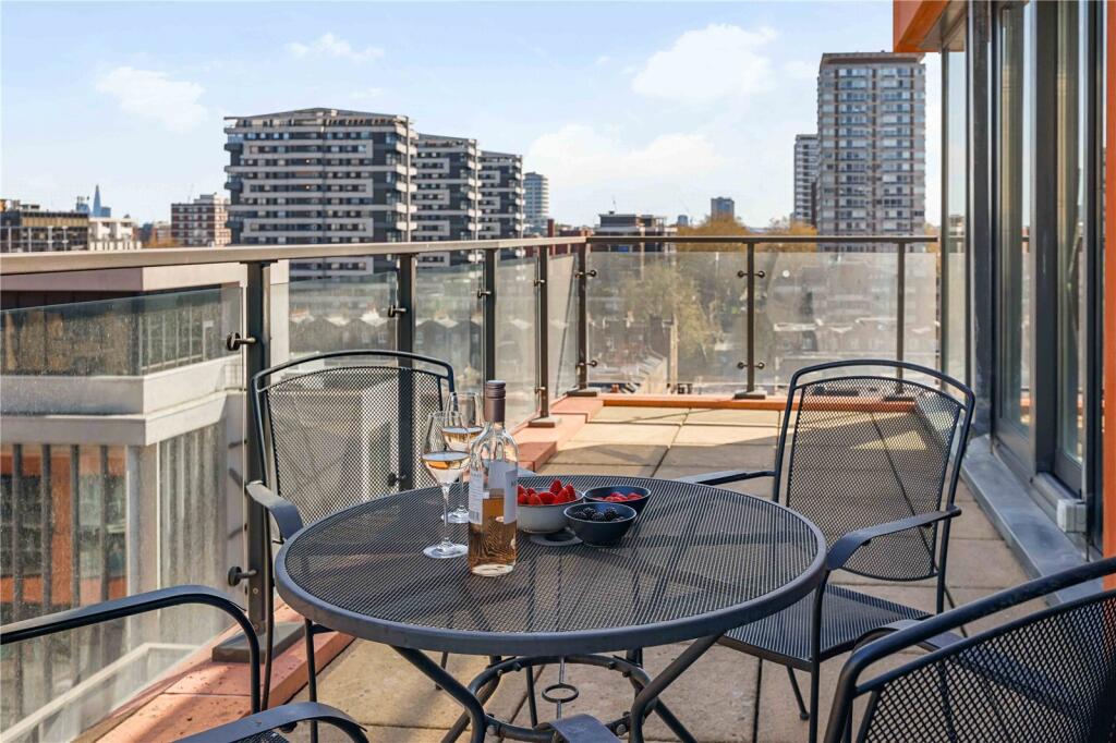 2 bed Apartment for rent in London. From London Executive - London