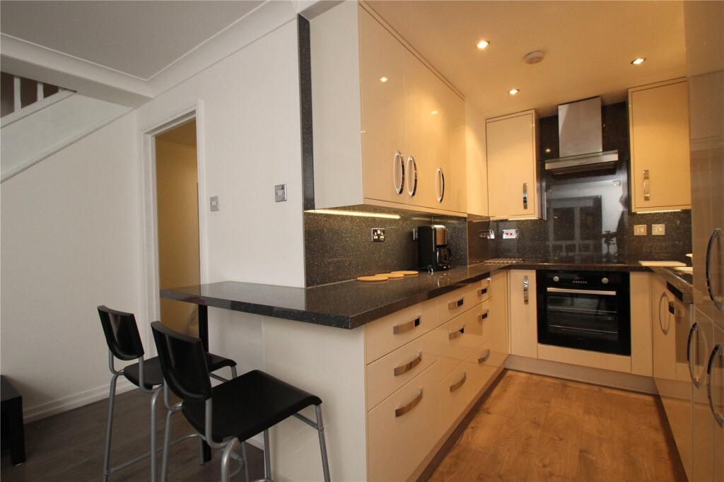 2 bed Annexe for rent in London. From London Executive - London