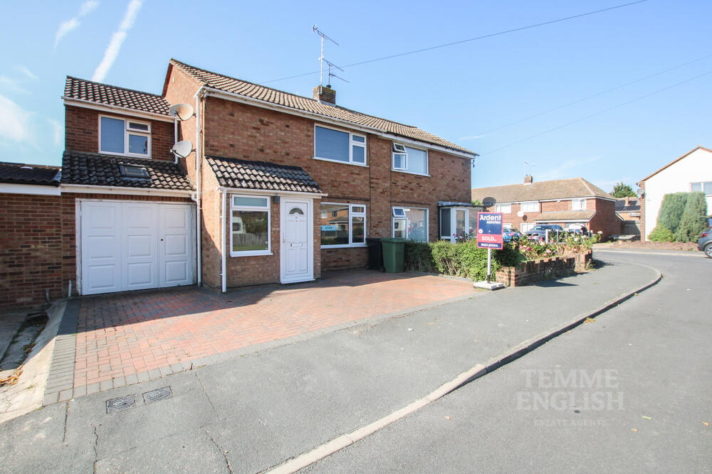 3 bed Semi-Detached House for rent in Broad Street Green. From Temme English - Wickford