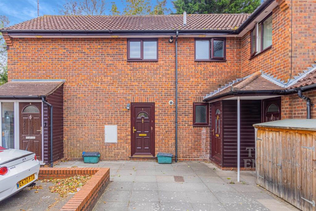 1 bed 1st Floor Flat for rent in Berechurch. From Temme English - Wickford - Lettings