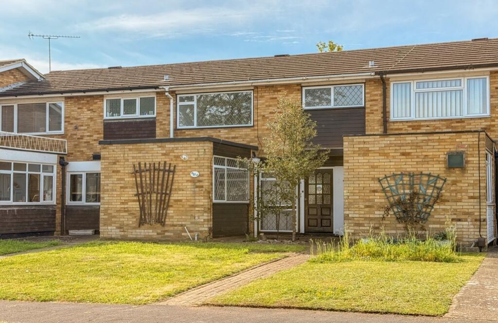 3 bed Mid Terraced House for rent in Wickford. From Temme English - Wickford - Lettings