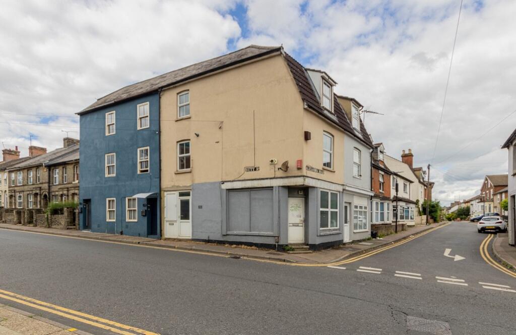1 bed 1st Floor Flat for rent in Colchester. From Temme English - Wickford - Lettings 1 bed 1st Floor Flat for rent in Colchester. From Temme English - Wickford - Lettings