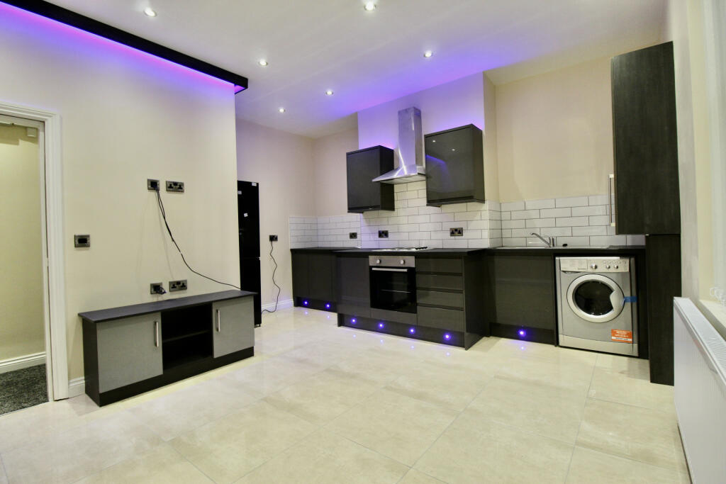 2 bed Detached for rent in Leeds. From Rooftop Living - UK Ltd