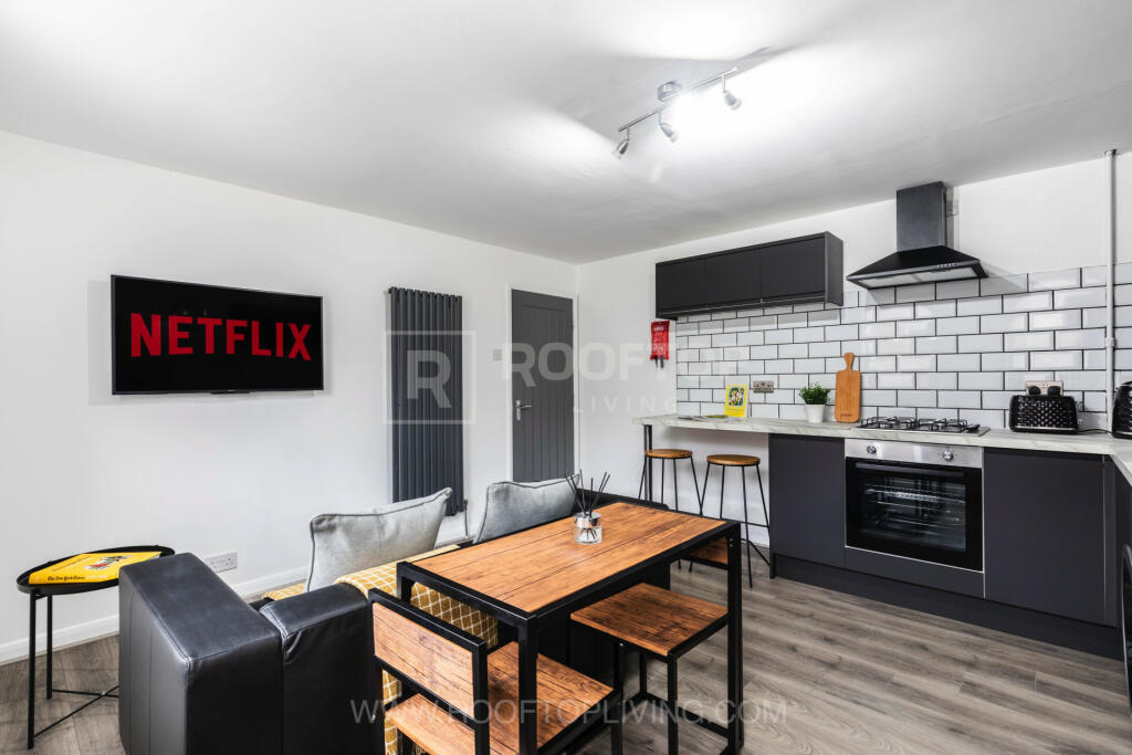 2 bed Detached for rent in Leeds. From Rooftop Living - UK Ltd
