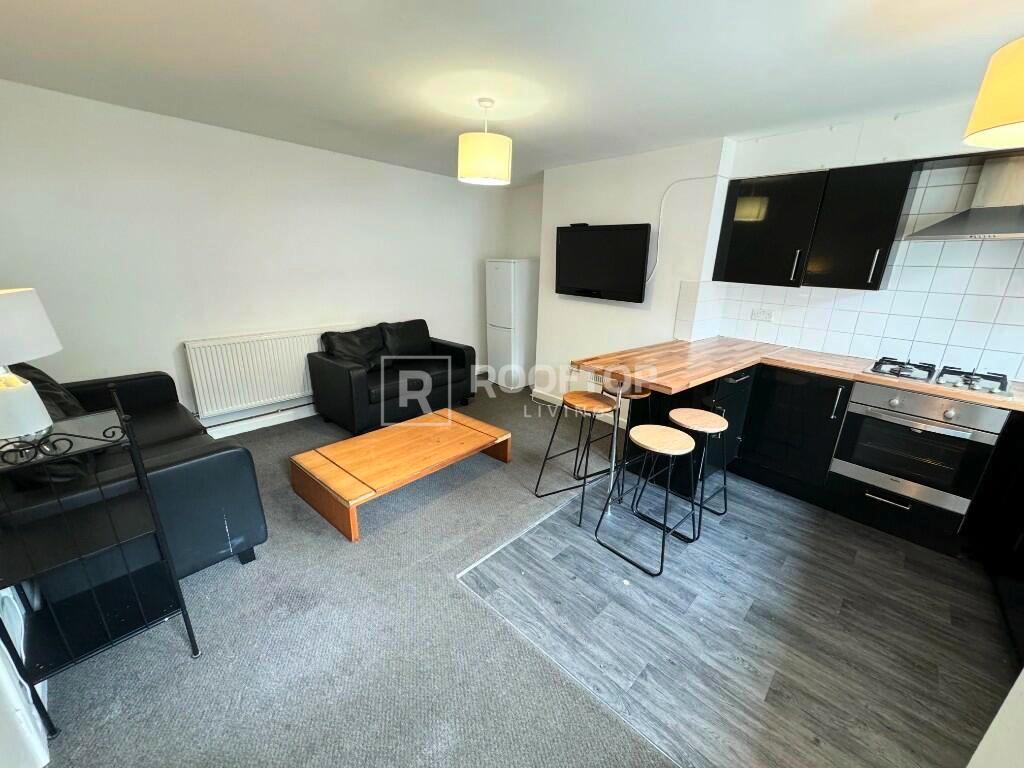 4 bed Detached for rent in Leeds. From Rooftop Living - UK Ltd