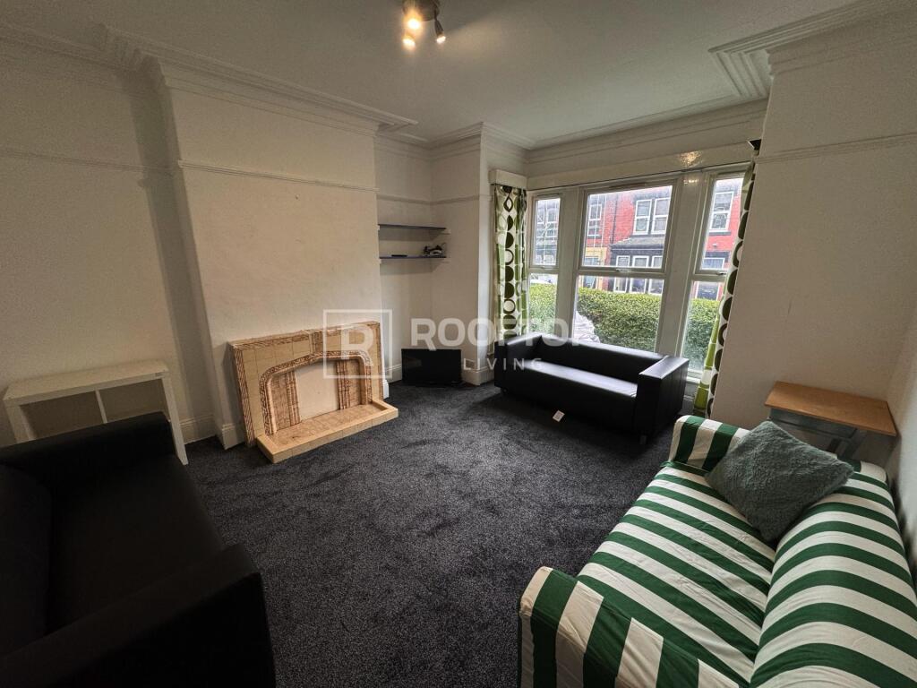 6 bed Detached for rent in Leeds. From Rooftop Living - UK Ltd