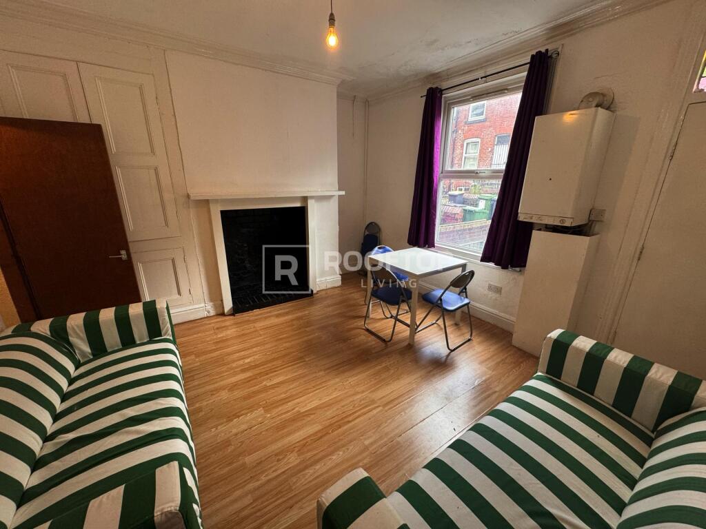 6 bed Detached for rent in Leeds. From Rooftop Living - UK Ltd 6 bed Detached for rent in Leeds. From Rooftop Living - UK Ltd