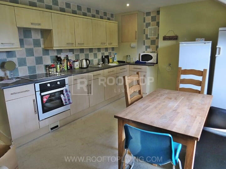 14 bed Detached for rent in Leeds. From Rooftop Living - UK Ltd 14 bed Detached for rent in Leeds. From Rooftop Living - UK Ltd