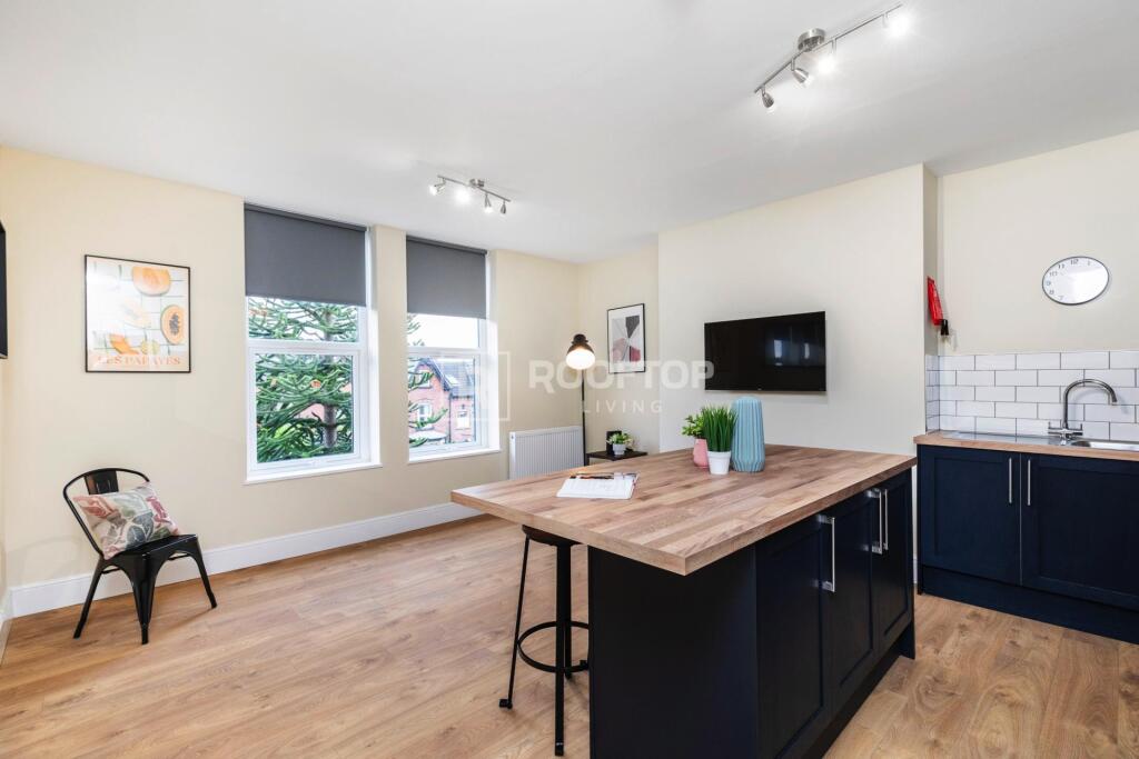 4 bed Detached for rent in Leeds. From Rooftop Living - UK Ltd 4 bed Detached for rent in Leeds. From Rooftop Living - UK Ltd