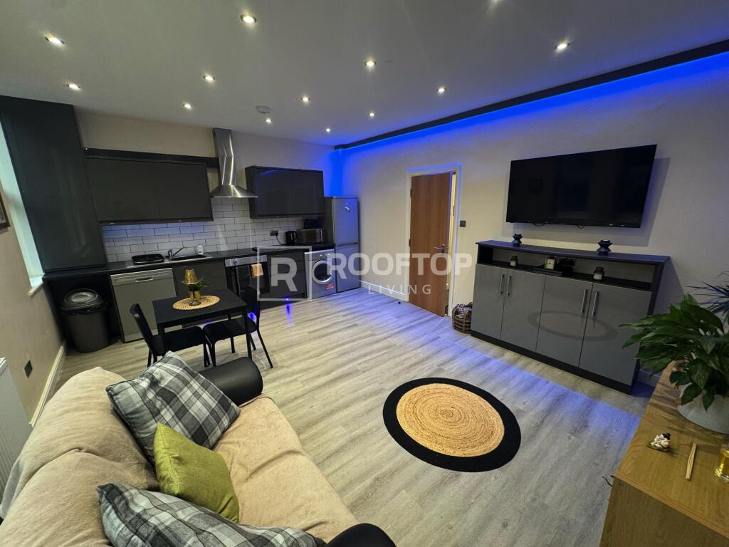 1 bed Detached for rent in Leeds. From Rooftop Living - UK Ltd