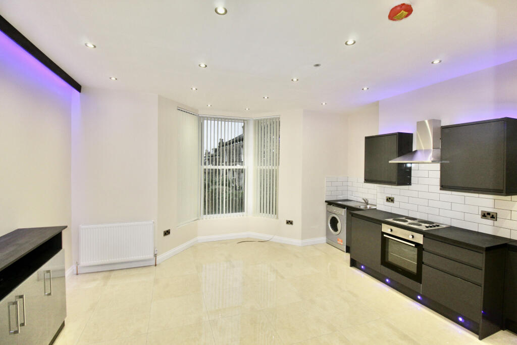 1 bed Detached for rent in Leeds. From Rooftop Living - UK Ltd