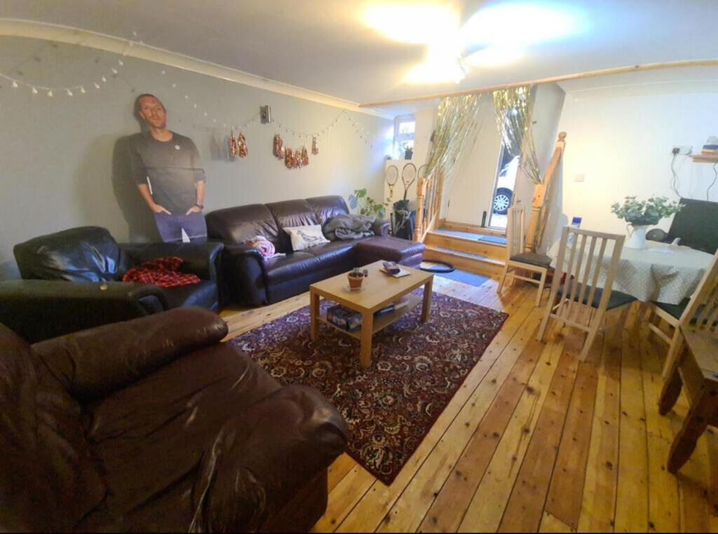 4 bed Detached for rent in Leeds. From Rooftop Living - UK Ltd