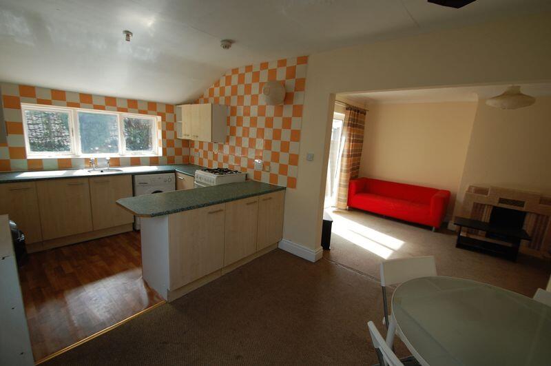 4 bed Detached for rent in Leeds. From Rooftop Living - UK Ltd