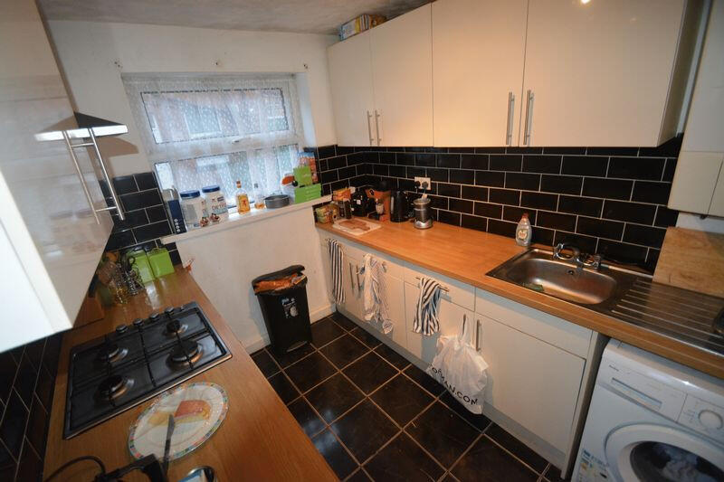 5 bed Detached for rent in Leeds. From Rooftop Living - UK Ltd