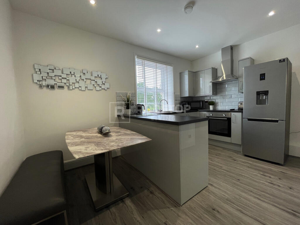 1 bed Detached for rent in Leeds. From Rooftop Living - UK Ltd 1 bed Detached for rent in Leeds. From Rooftop Living - UK Ltd