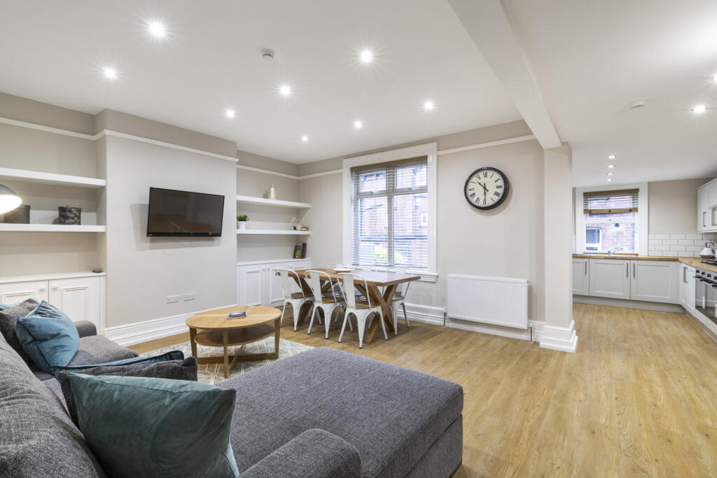 7 bed Detached for rent in Leeds. From Rooftop Living - UK Ltd